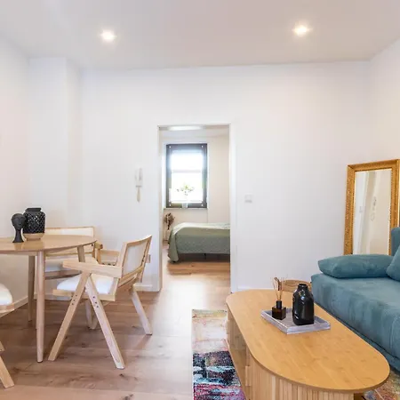 Cleveres Und Gemuetliches City-apartment In Appartement *