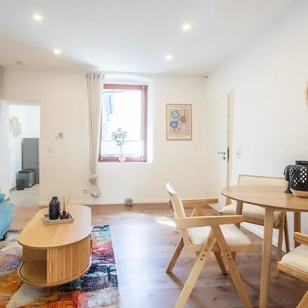 Cleveres Und Gemuetliches City-apartment In 马延