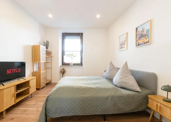 Cleveres Und Gemuetliches City-apartment In 公寓 马延