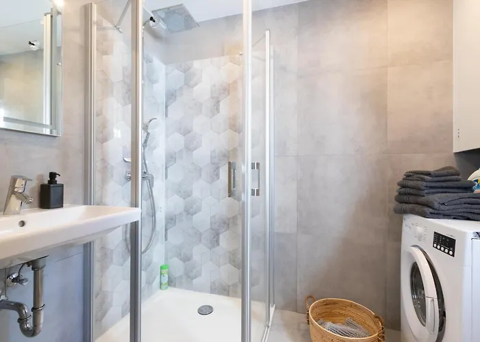 Cleveres Und Gemuetliches City-apartment In * מאיין